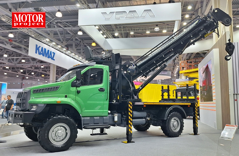 "Урал-80" три в одном: КМУ, буровая и автоподъёмник