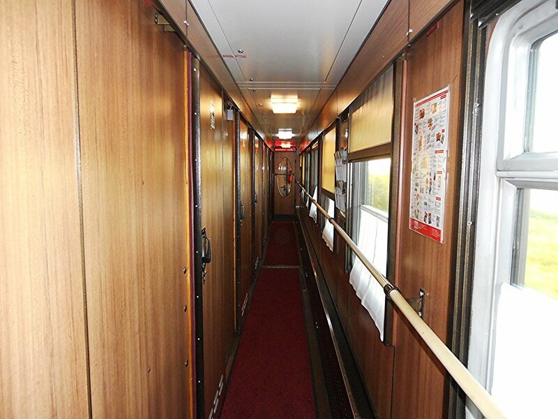 Коридор обновленного Аммендорфа, пластик стал матовым