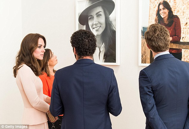 В 2016 году Кэтрин посетила выставку в честь столетия издания 