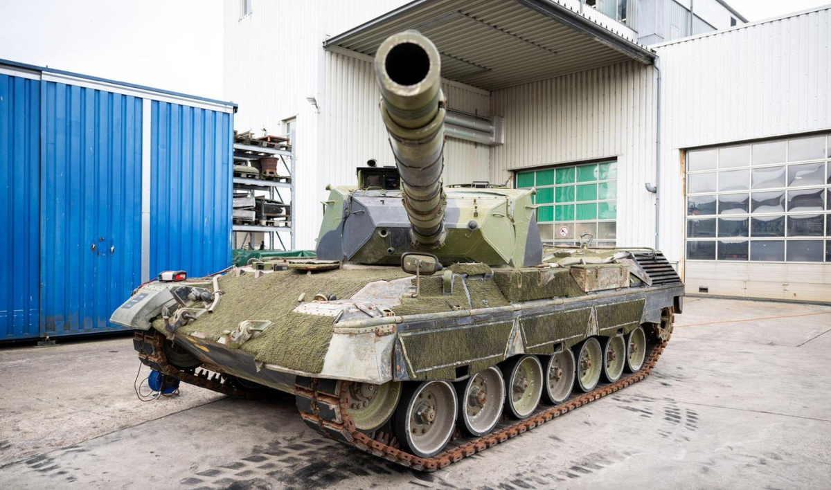 Устаревшие разработки: немецкий танк Leopard 1 - важная часть бронетехники для Украины, но в конечном итоге он достаточно хорош, чтобы выиграть время. Похоже, он лишь частично подходит для победы в войне на Украине (архивное фото) © Daniel Reinhardt/dpa
