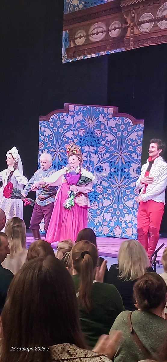 С детства люблю фильмы с участием И.Муравьевой,когда увидела афишу не было раздумий,сразу купили билеты.Очень понравились главные герои,их профессионализм.Ведь только Советские актеры такие родные,простые,народные.И так зажигать в таком возрасте,большой талант.