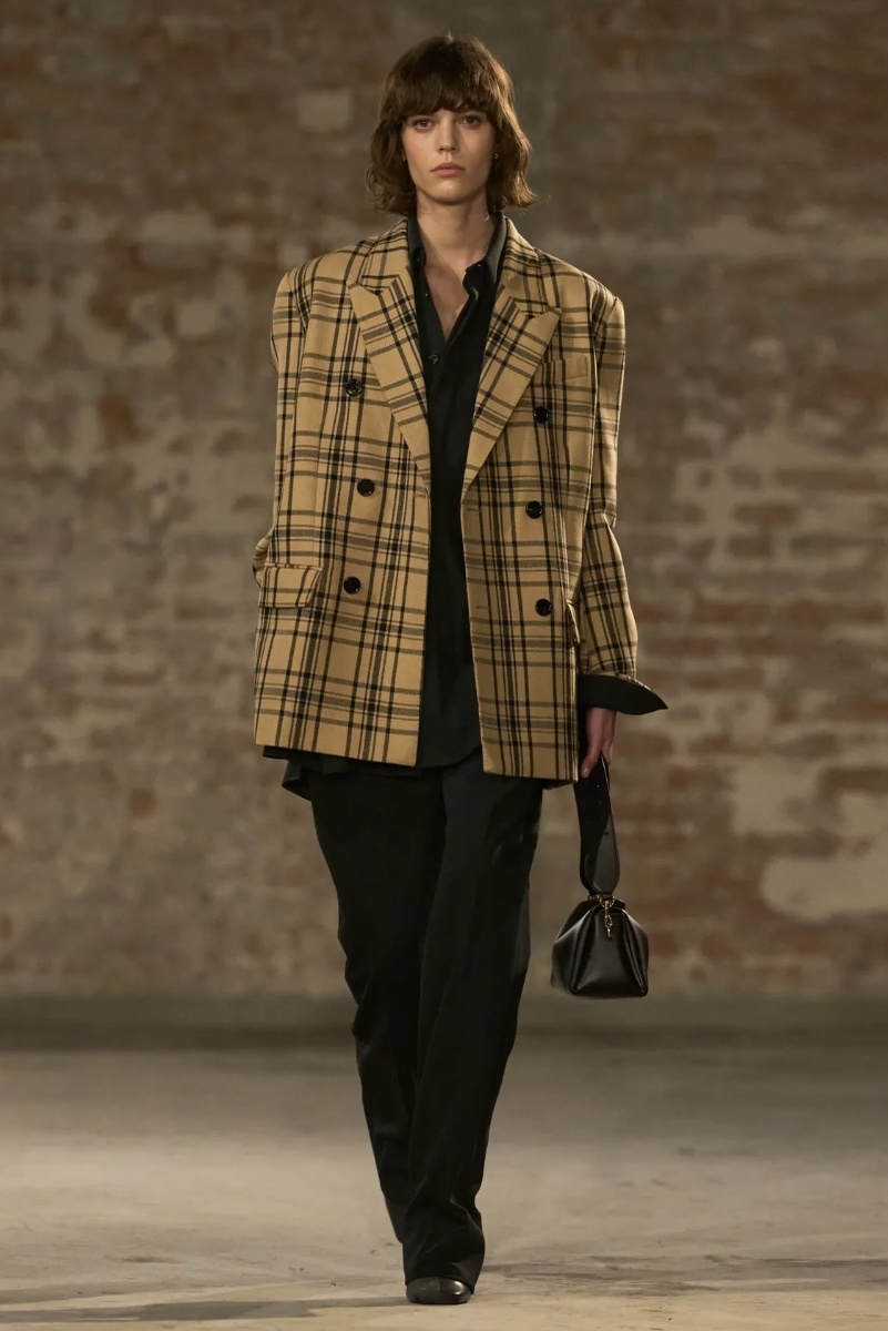 фото Vogue Ranway, показ Ami 2025 Menswear 