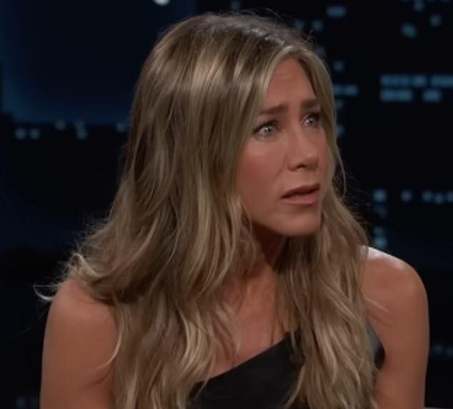 Дженнифер Энистон отрицает слухи о романе с Бараком Обамой в недавно всплывшем интервью