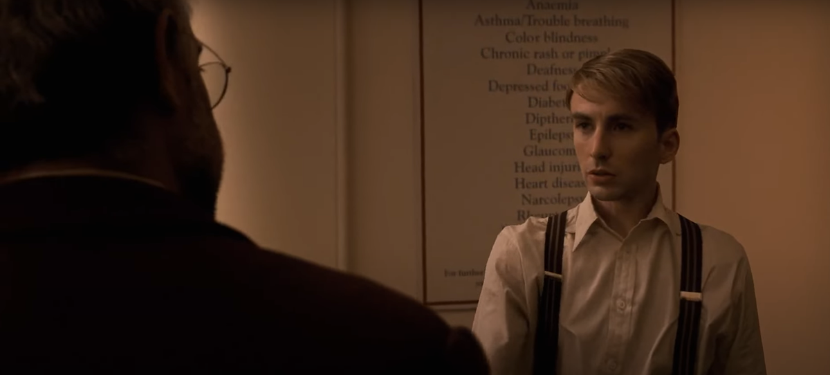 Ученый Абрахам Эрскин знакомится со Стивом