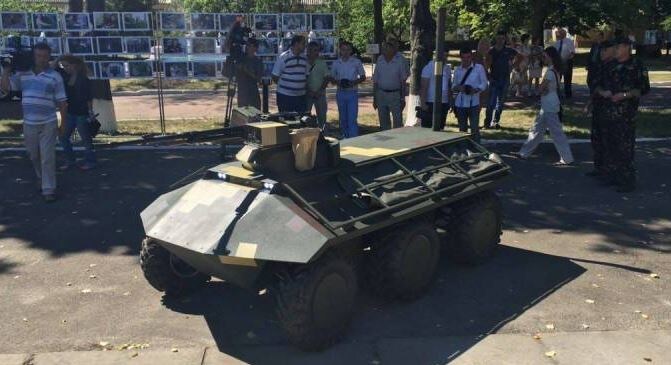 Фото 2016 года. Вооружение машин составляет крупнокалиберный 12,7-миллиметровый пулемет.