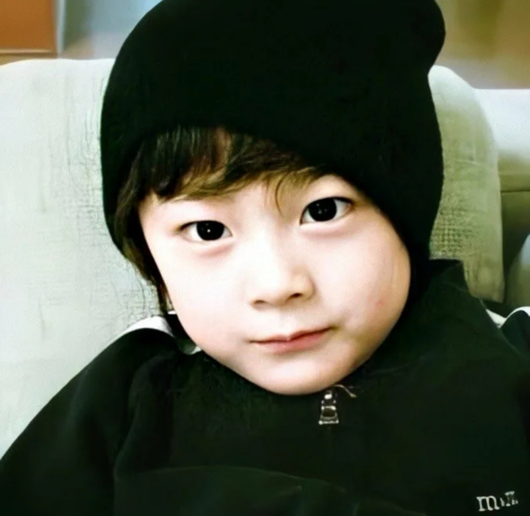 Мун Бин в детстве. 