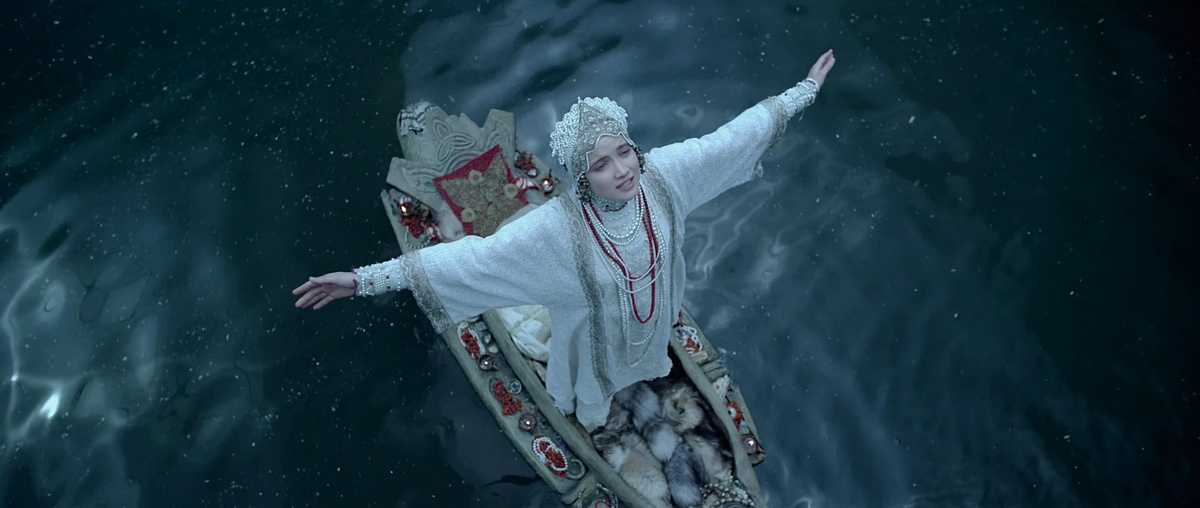 Кадры из фильма "Он - дракон" (2015).