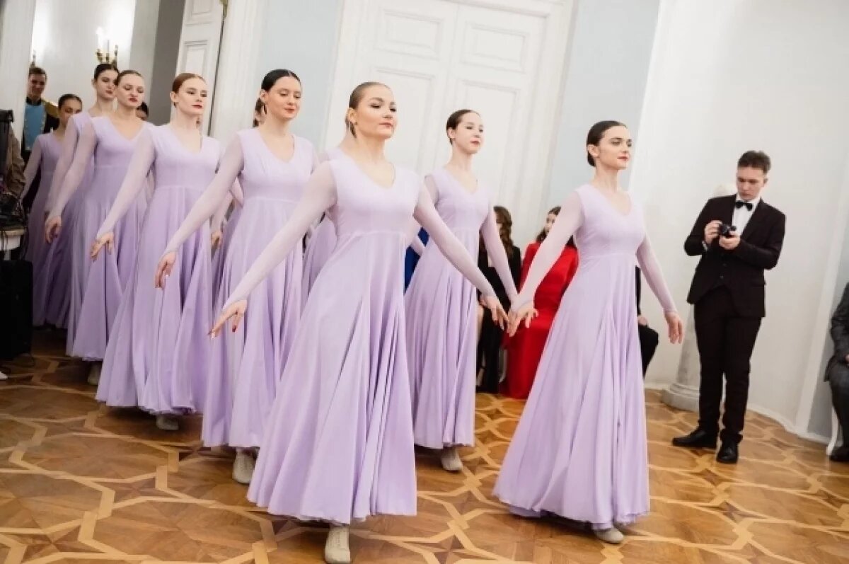    Студенческий бал состоялся в Богородицком дворце-музее
