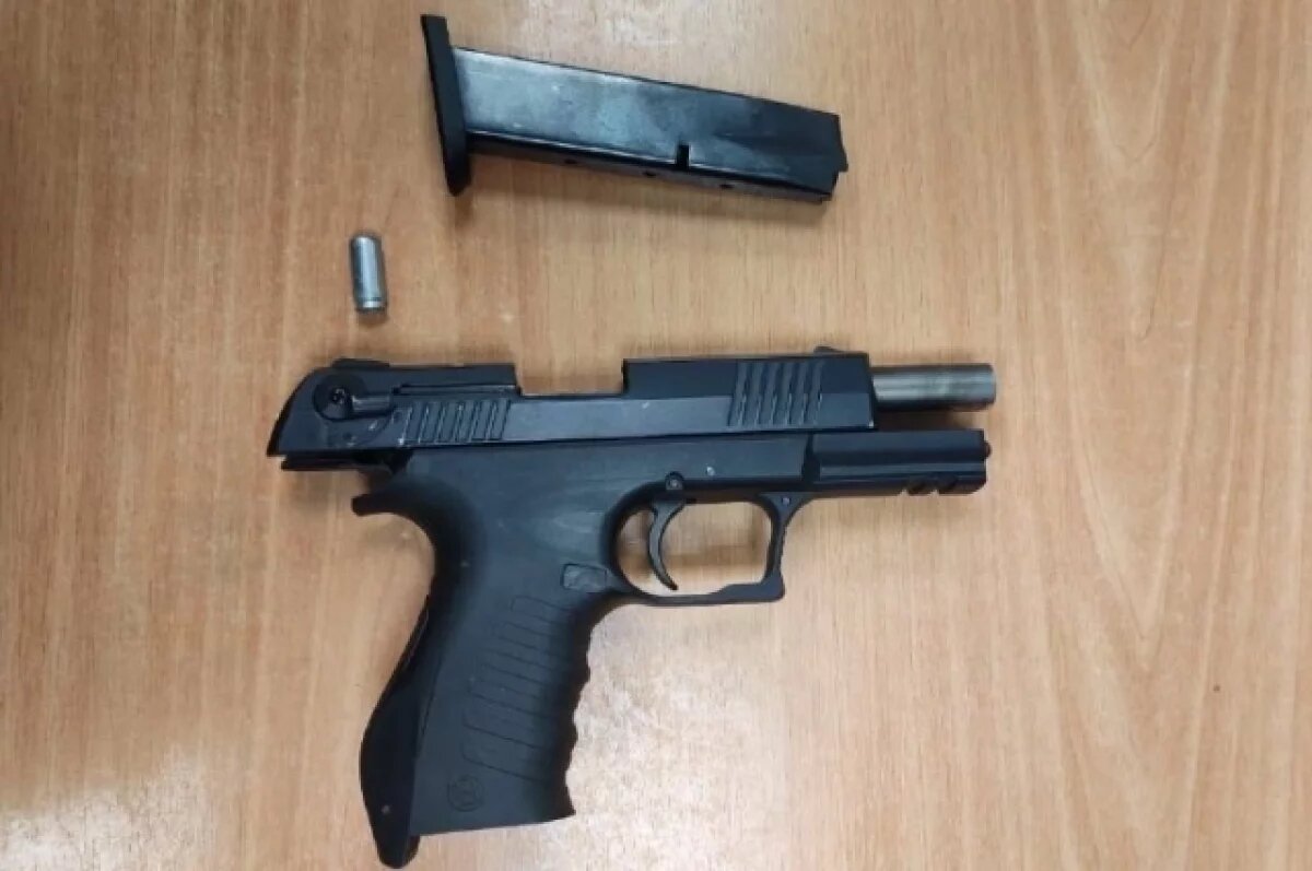    В Астрахани вновь стреляли участники свадебного кортежа