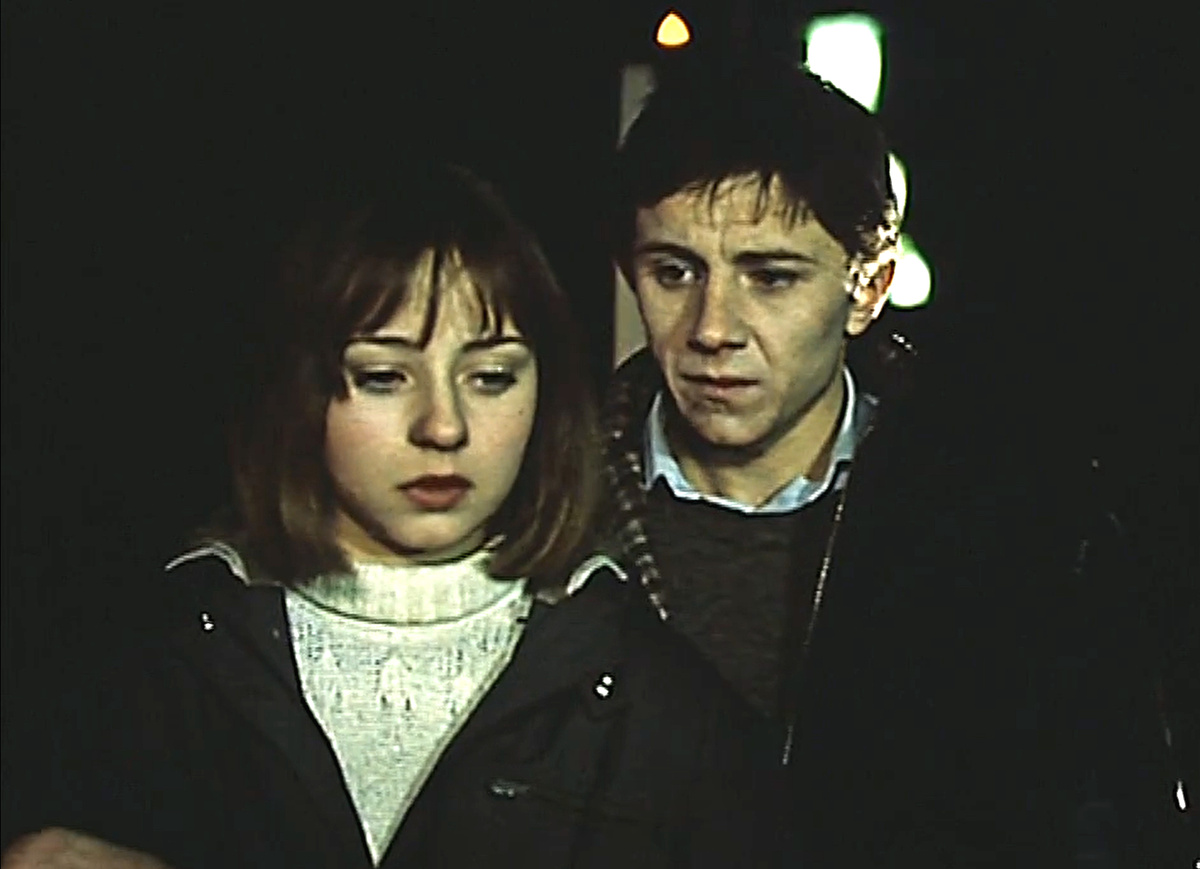 Кадр из кинофильма "Клетка для канареек", 1983 г., режиссер Павел Чухрай, сценаристы Павел Чухрай, Анатолий Сергеев, композитор Игорь Кантюков (скриншот) 