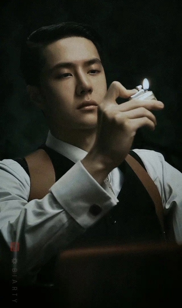 А можно просто полюбоваться на Ван Ибо💚