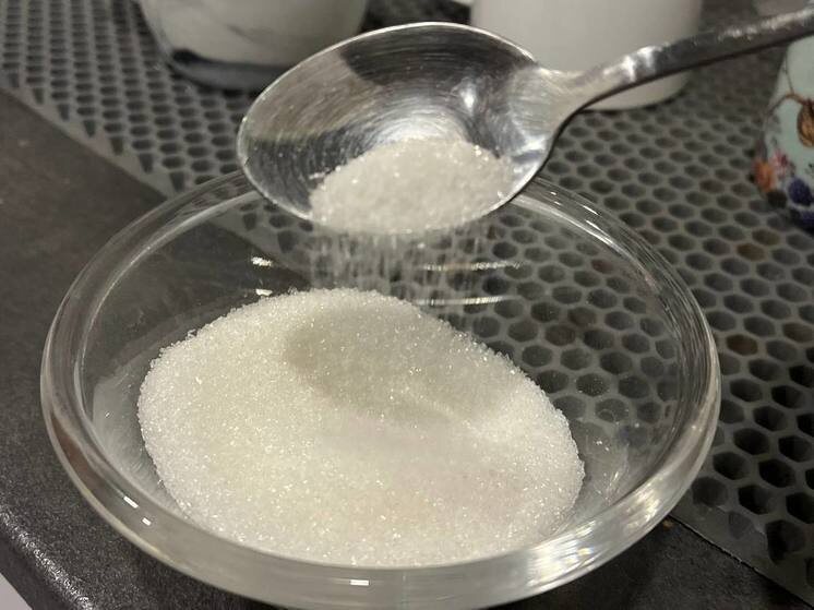     Газированные напитки, мороженое, пирожные и другие сладости не несут никакой пользы организму. Фото: «МК в Великом Новгороде»