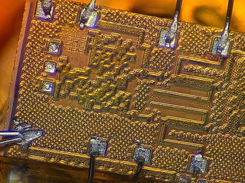    С помощью ИИ удалось создать непонятные, но эффективные микросхемы