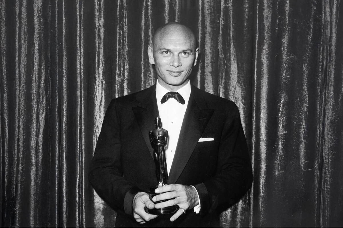     Двойник Юры Борисова: кто такой Юл Бриннер, получивший «Оскар» в 1957 году