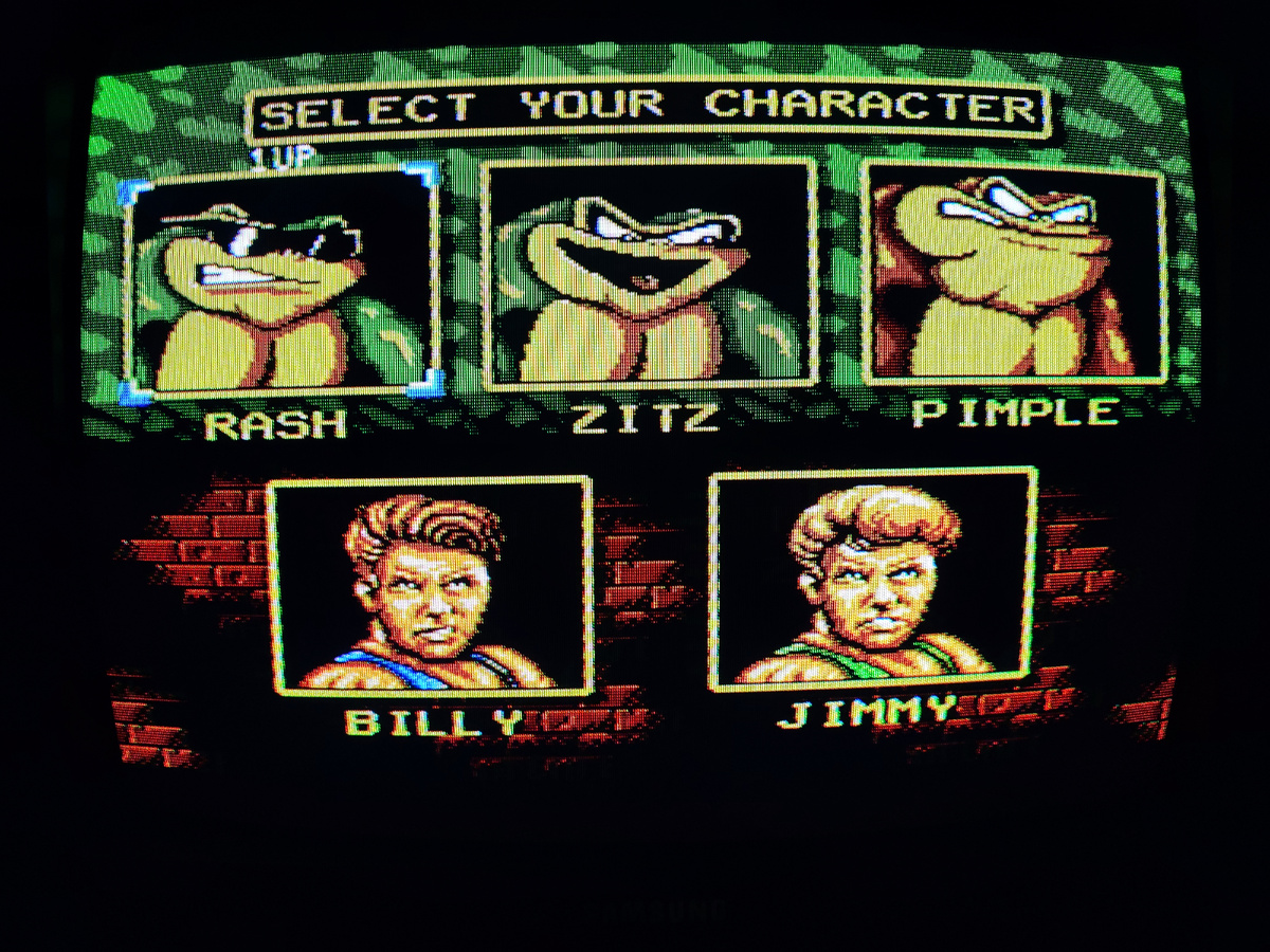 Фото сделаны мной. На фото игра . Оригинал игры "Battletoads & Double Dragon: The Ultimate Team" был разработан Rare для NES и издан Tradewest в 1993г., позднее был портирован на другие системы компаниями Nintendo, Sony Imagesoft для систем Mega Drive, SNES, Game Boy. Дизайнеры Крис Стэмпер, Тим Стэмпер, Грегг Мейлс, программист Марк Беттеридж. Фото демонстрирует начальную заставку игры, а так же общий визуальный фон игры. Подробнее об этом рассказано в статье. Все материалы принадлежат правообладателям и размещены исключительно в информационных целях.