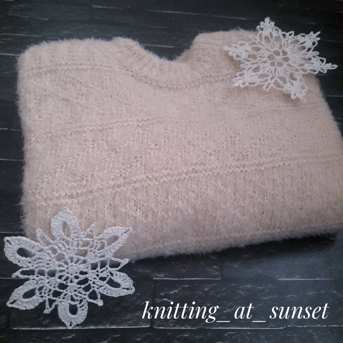 Работа и фото автора @knitting_at_sunset 