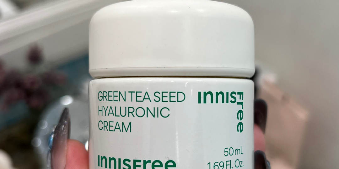 Крем, который занимает особенное место на полочке у бьютигрлика: