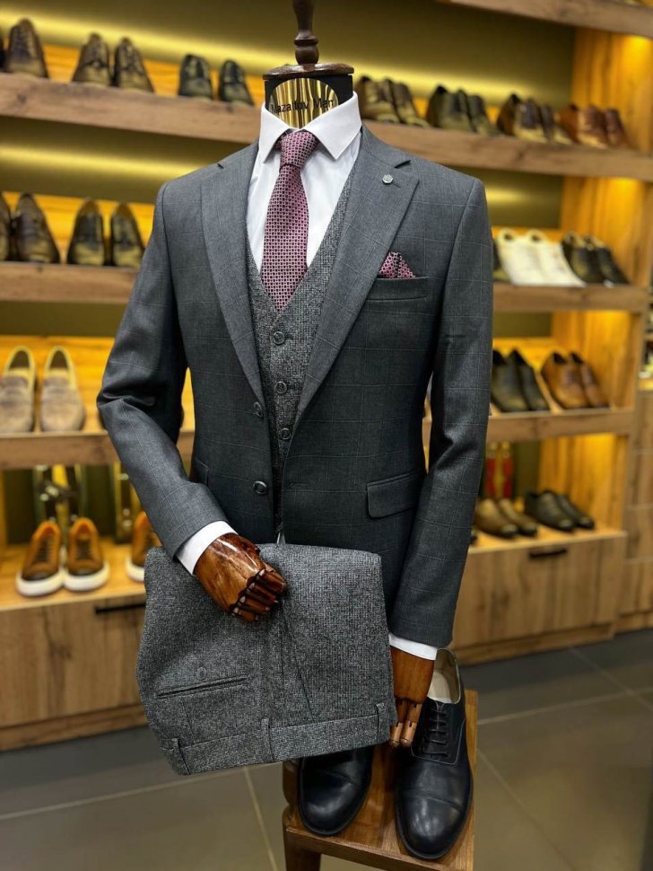 Мужской костюм тройка серый комбинированный Mazaltovman