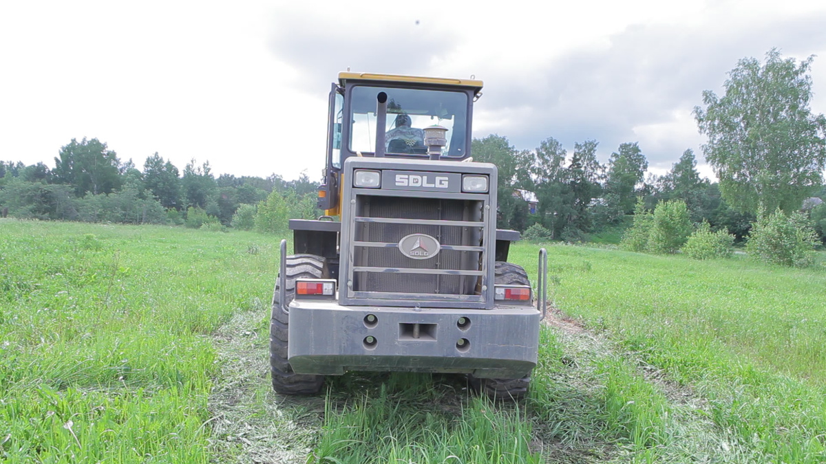 Участок возле реки