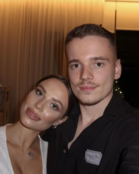 Арсений и Лиана растят дочь