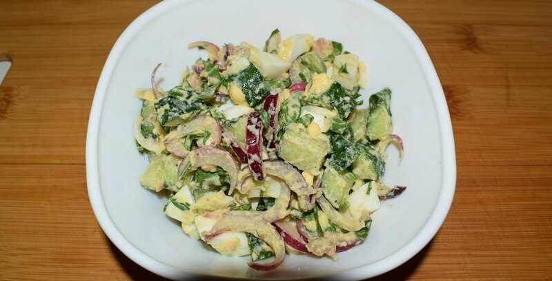 Салат с печенью трески