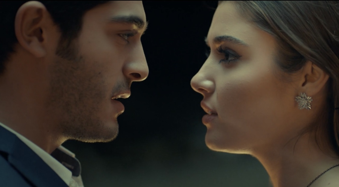 Кадр из сериала "Любовь не понимает слов"