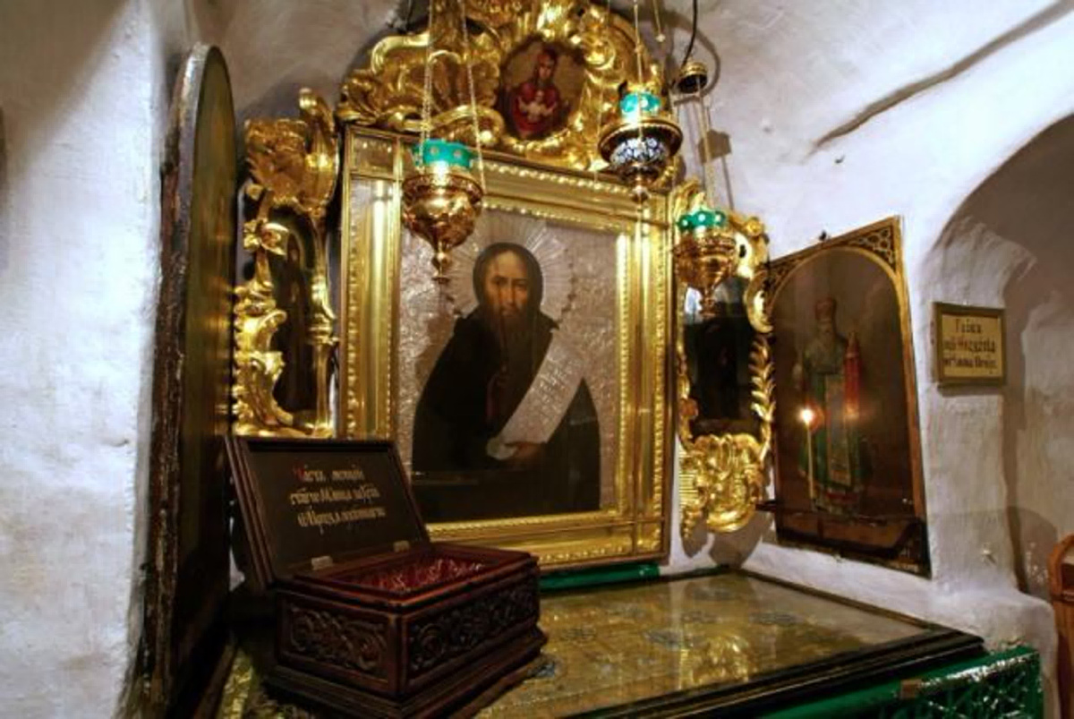 Кенотаф (символическая могила) преподобного Феодосия.