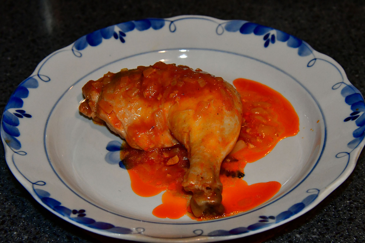 Куриные окорочка с томатной и перечной пастой