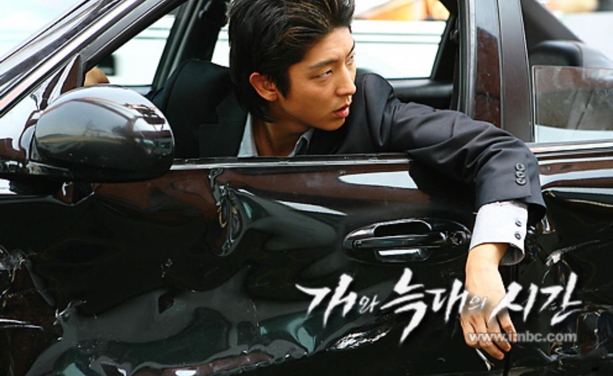 Новый образ в пику кконминаму