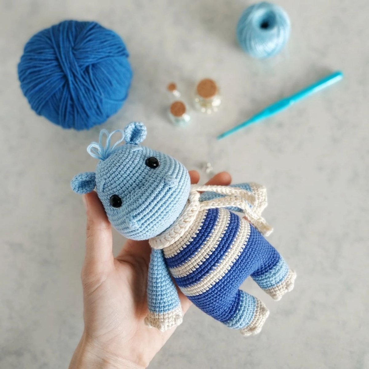 Бегемотика я вязала по МК Людмилы Орловой