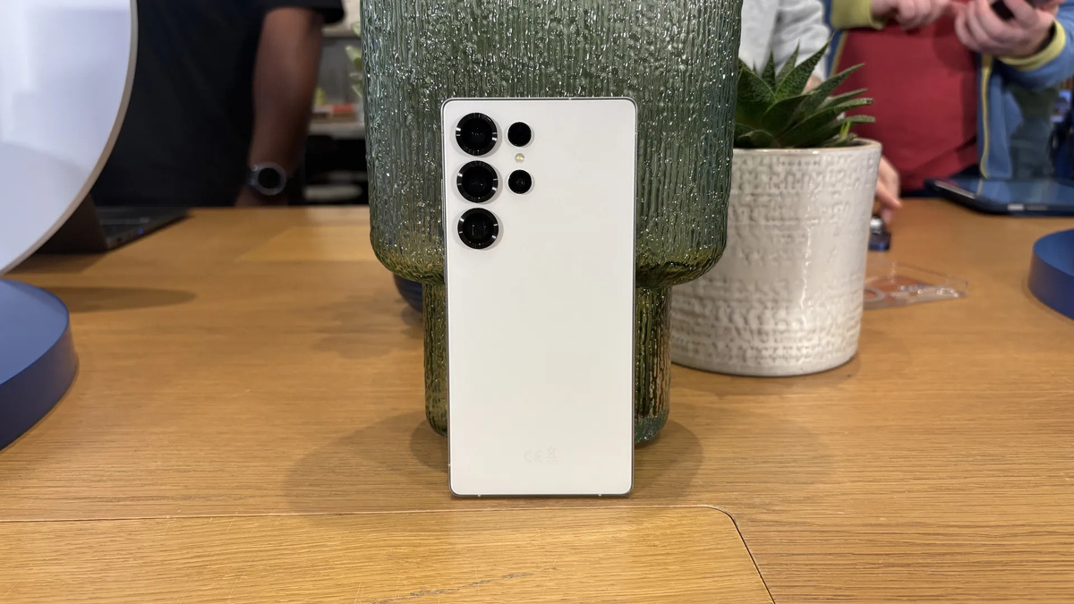 6.9" Смартфон Samsung Galaxy S25 Ultra 