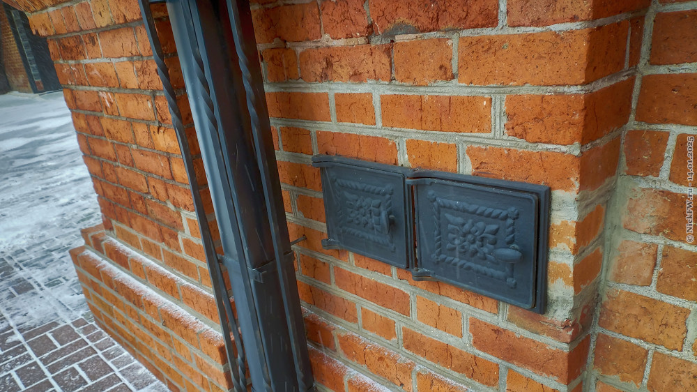 1. Печные дверцы на стене... © NickFW.ru — 14.01.2025г.