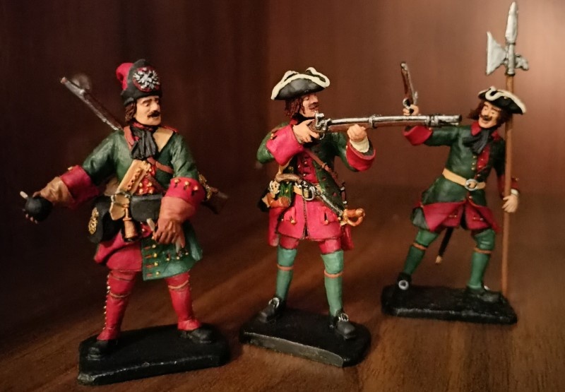Военная миниатюра Александра Морозова. Конечно, тут изображены солдаты петровской армии, но всё-таки. Красиво же.