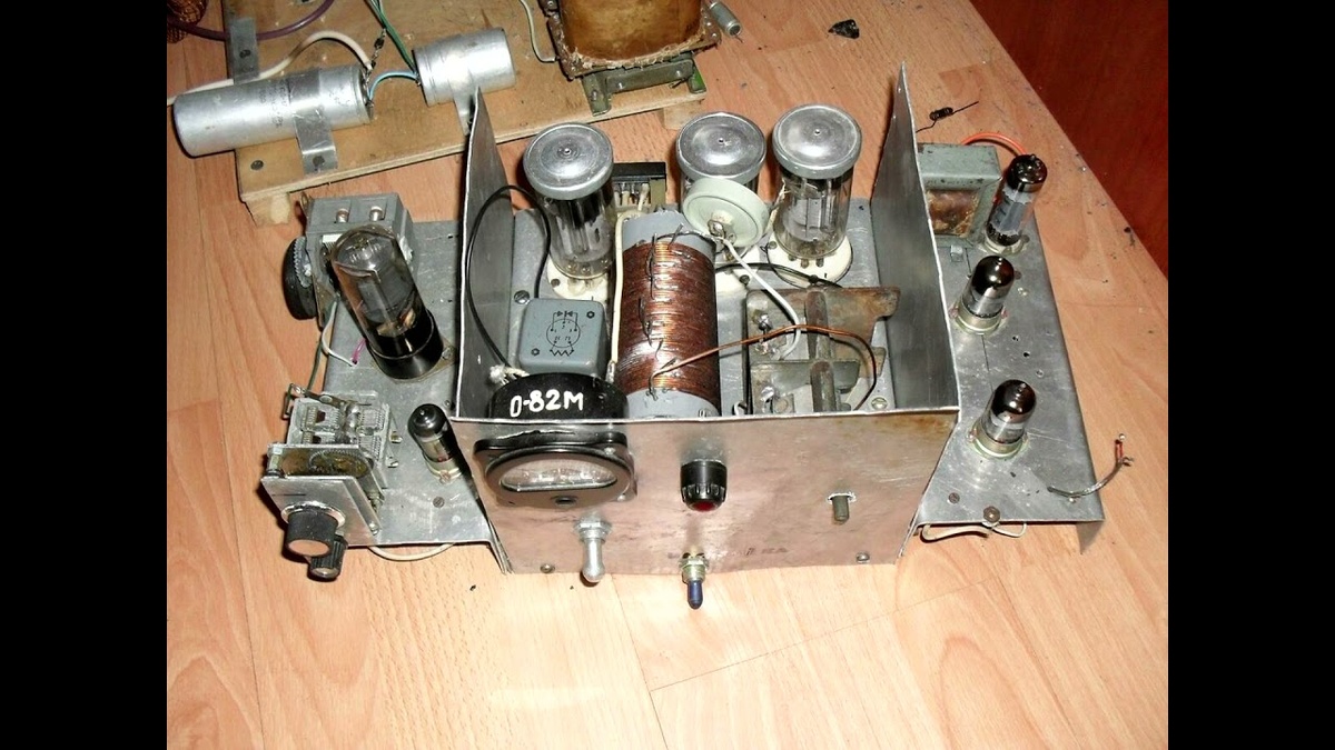 Радио передатчик на трёх ГУ-50