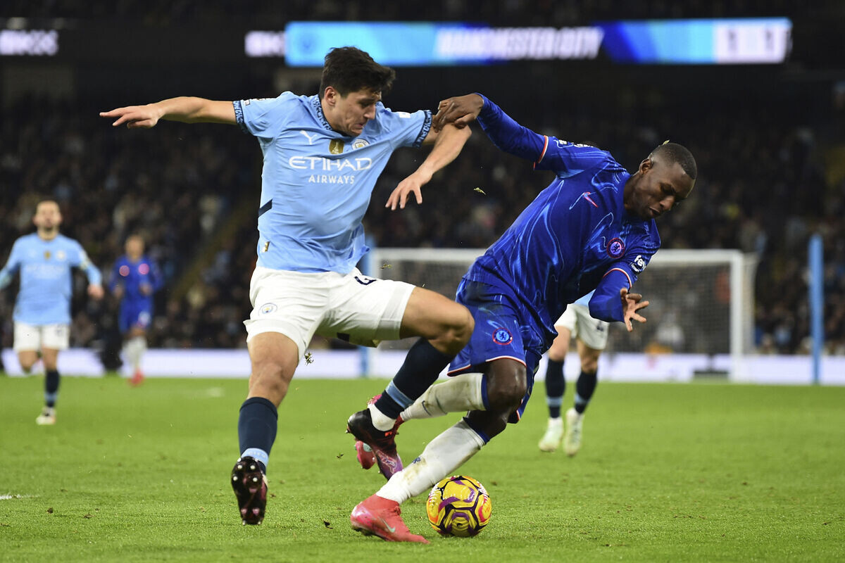 Абдукодир Хусанов в матче с «Челси» / Фото: Peter Powell | Reuters