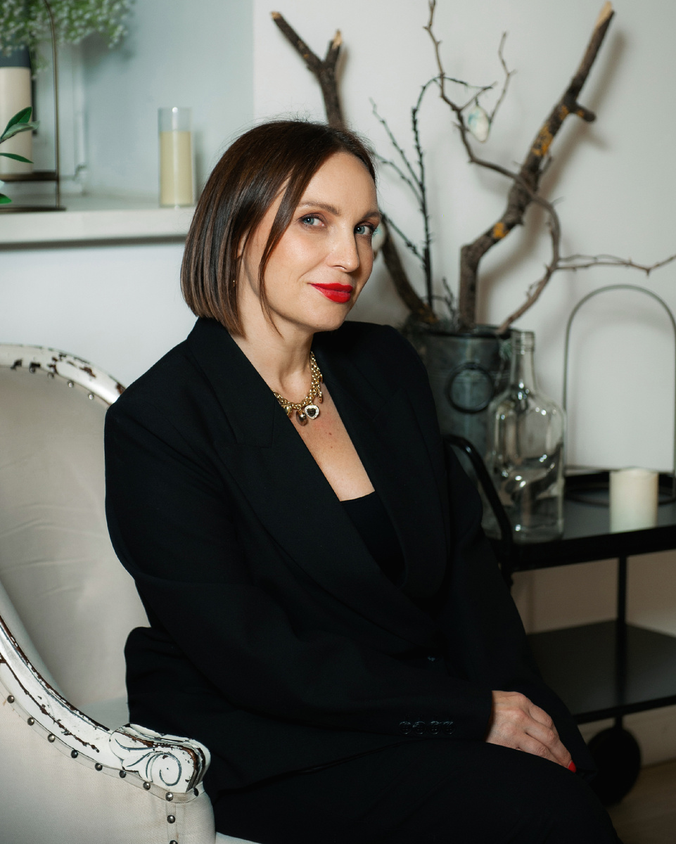 Светличная Ирина Валерьевна, заведующая кафедрой сервиса 