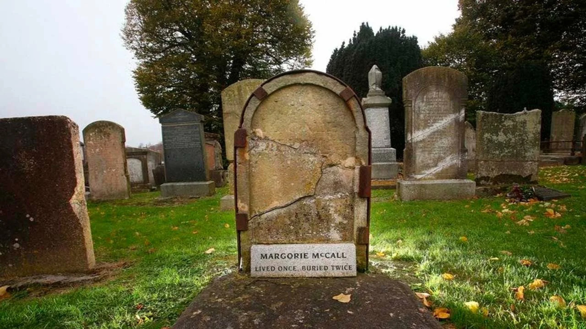 То самое надгробие Марджори МакКолл