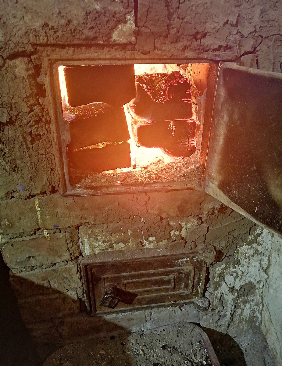 Фото автора. Печь в процессе ремонта.
