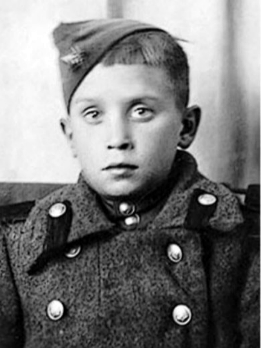 Сын полка Саша Колесников