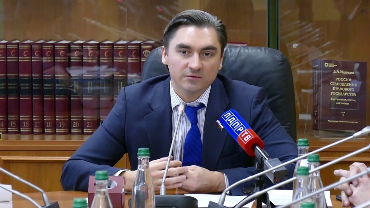 Андрей Николаевич Свинцов — российский политик, депутат Государственной думы РФ VI, VII и VIII (с июня 2022 года) созывов. Заместитель председателя Комитета ГД по информационной политике, информационным технологиям и связи.