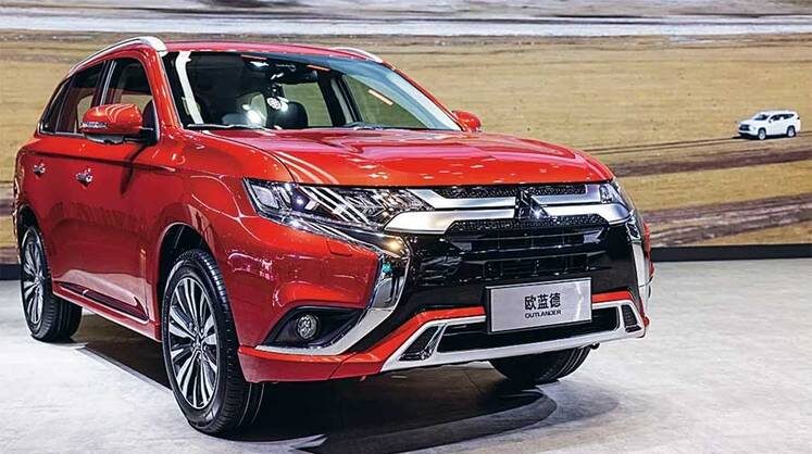    EPA/ALEX PLAVEVSKI Mitsubishi не хочет идти на поводу у Nissan
