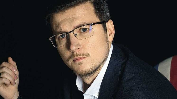    и из личного архива Романа Копосова Роман Копосов, заместитель директора «АРБ Про», руководитель направления «Стратегическое планирование» ГК «Институт тренинга — АРБ Про»: «Стратегия партнерства с клиентом — это новый важный тренд на рынке. Причем выигрывают обе стороны»