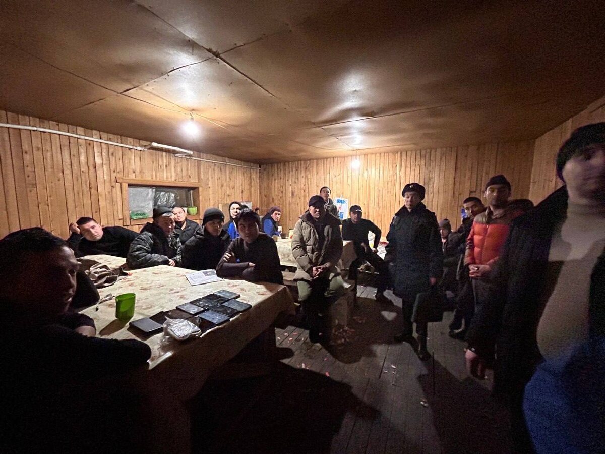     В Богучанах после проверки из страны выдворят девять мигрантов