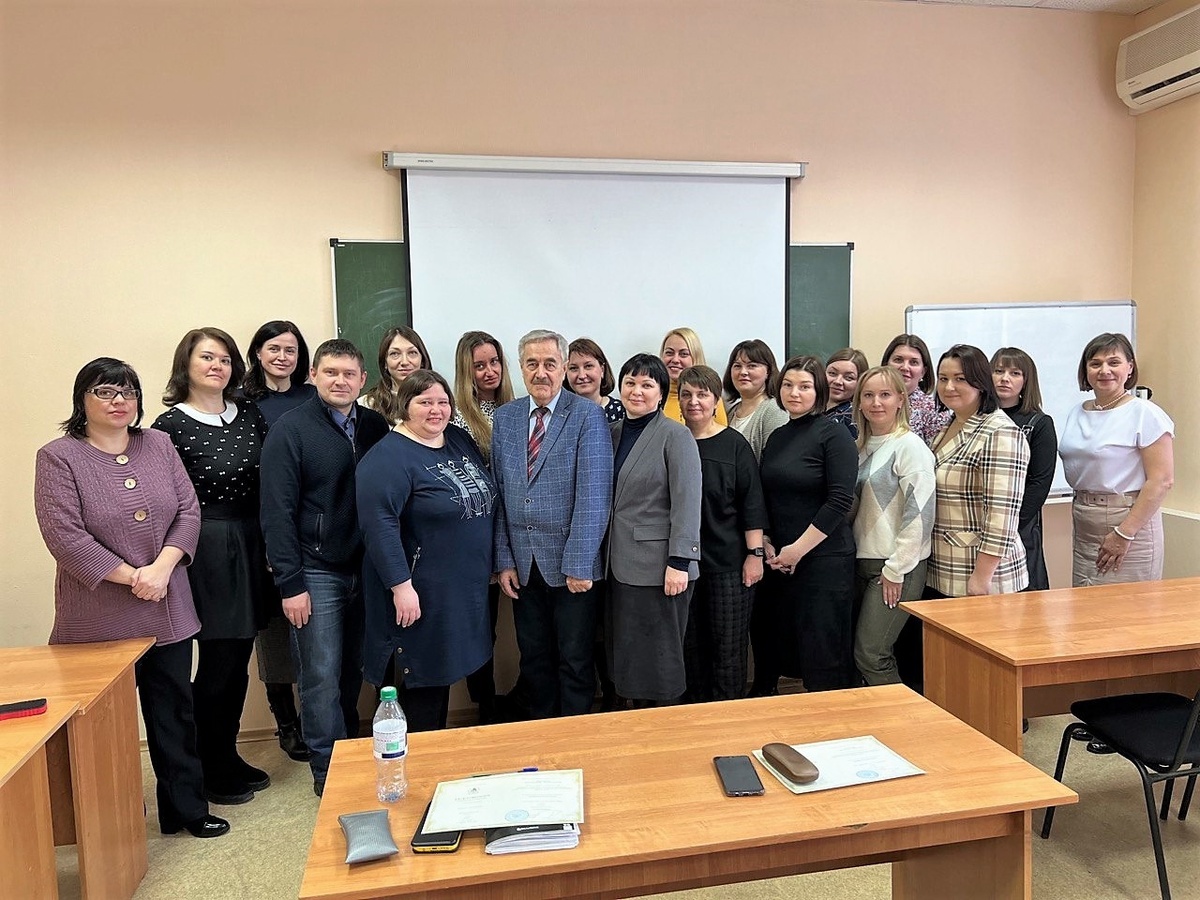 Слушатели, преподаватели и сотрудники ИНО ТГАСУ