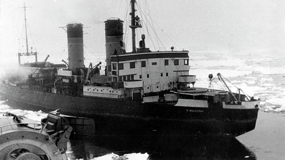 Линейный ледокол "Анастас Микоян"