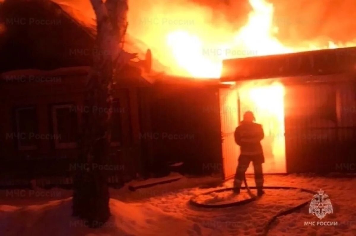    22 пожара потушили в Свердловской области, один человек пострадал