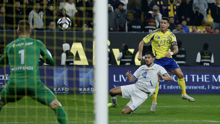    Криштиану Роналду в матче «Аль-Наср» — «Аль-Фатех». Reuters