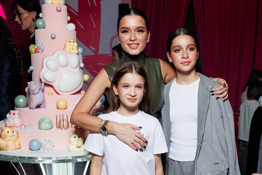 Ксения Бородина с дочерьми. Фото: соцсети/@borodylia