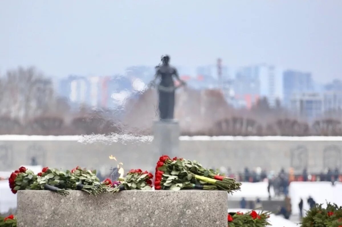    Петербуржцев поздравили с Днём полного освобождения Ленинграда от блокады
