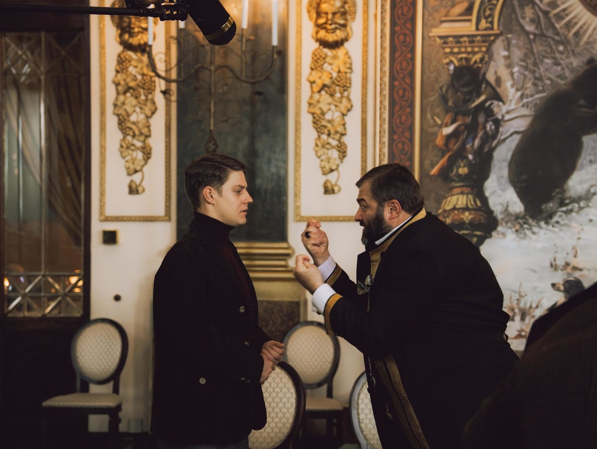 Павел Табаков и Михаил Пореченков "Купцы и дети"